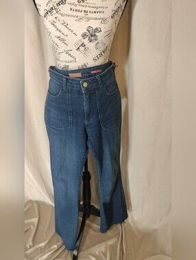 PILCRO Women's Blue Medium Wash Wide Leg Jeans. Size 27